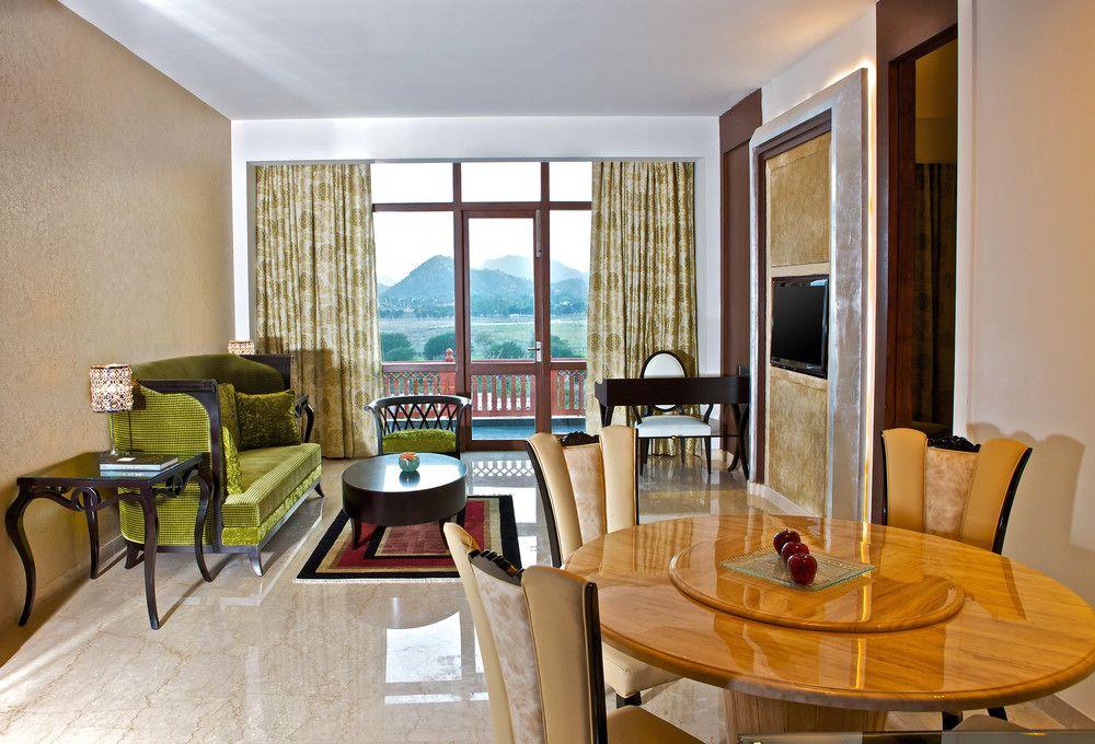 Le Meridien Jaipur Resort & Spa Exterior photo